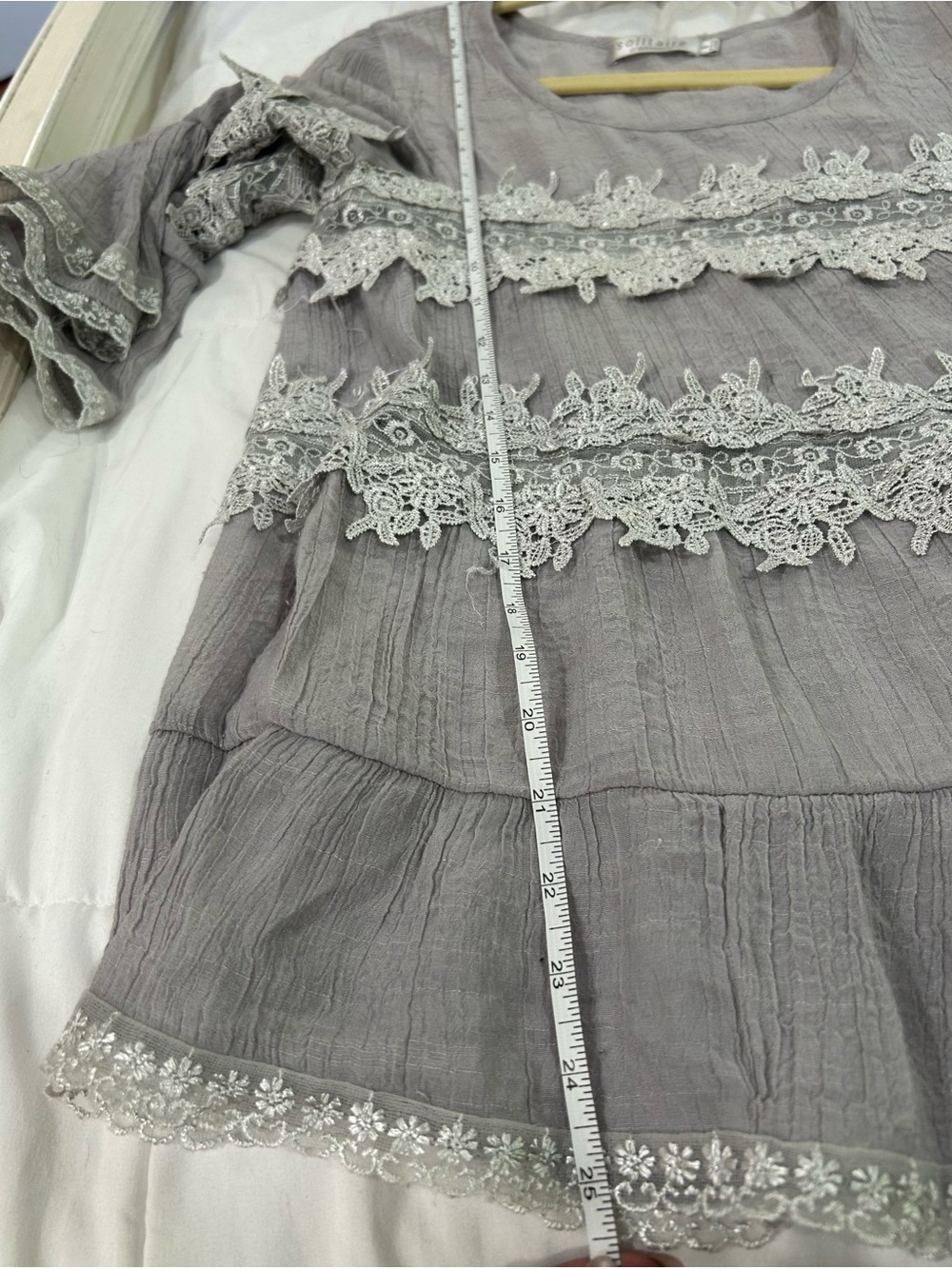 Solitaire Gray Lace-Trim Tunic Top sz S - Picture 7 of 7